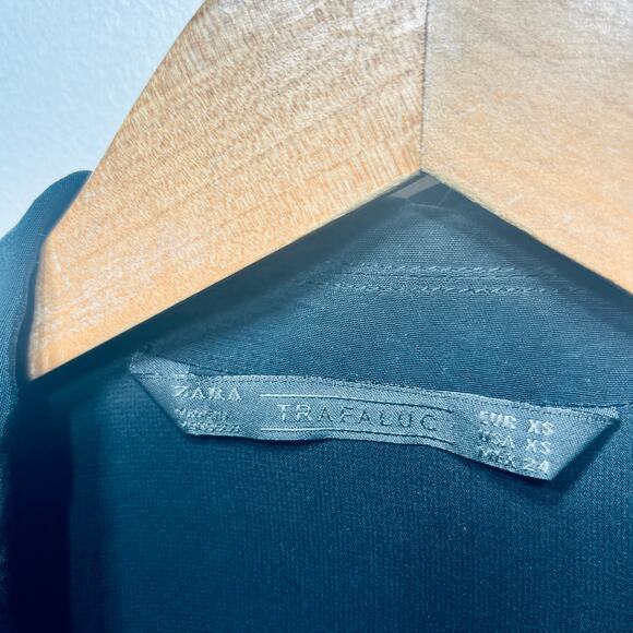 Zara Trafalac Jacket Black Cupro Viscose Zip Cap Sleeve Dressy Office XS NWT $49 - Picture 4 of 8